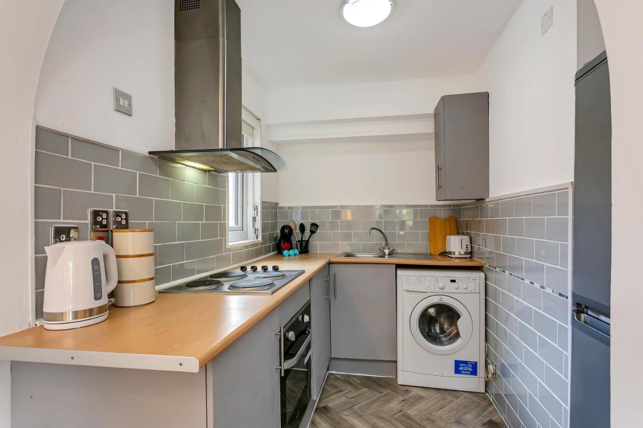 Aryas Apartments London 埃奇韦尔 外观 照片