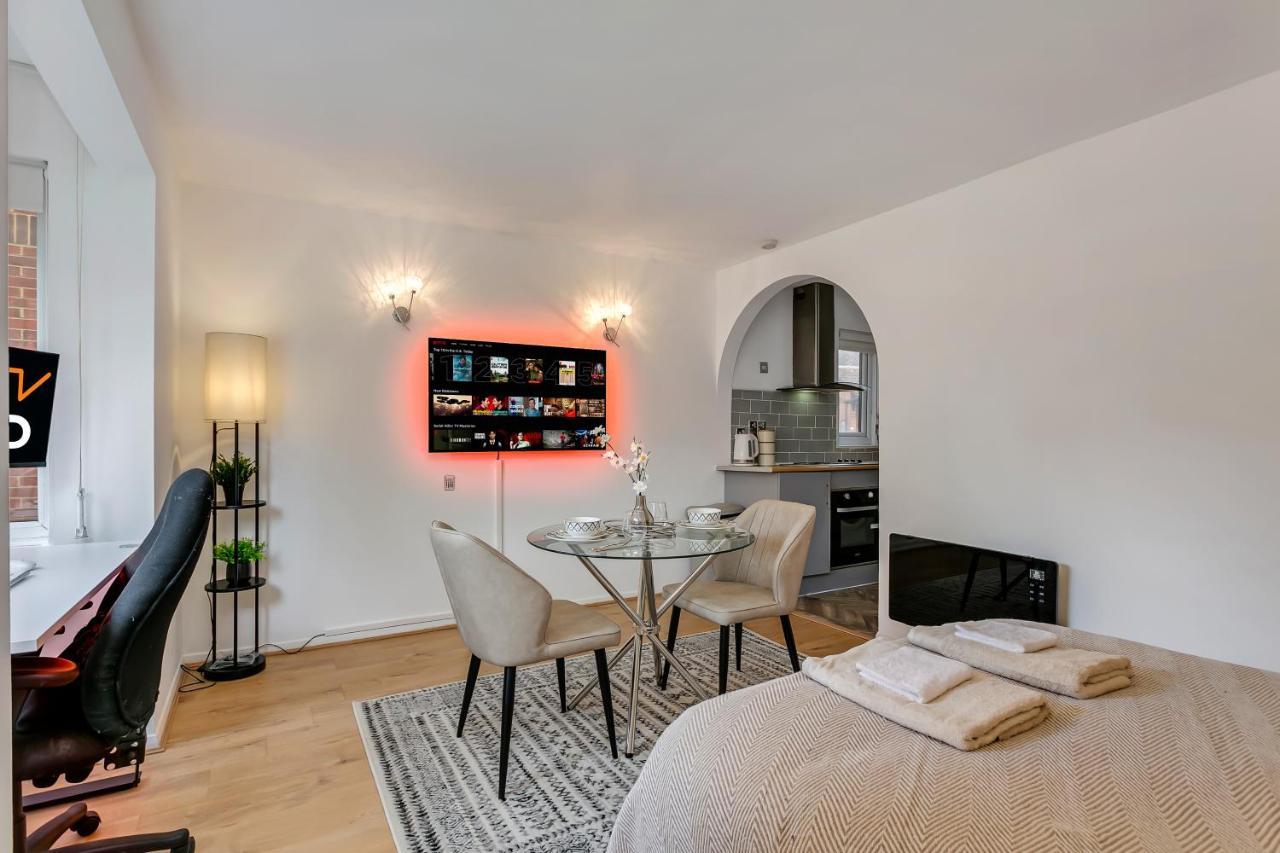 Aryas Apartments London 埃奇韦尔 外观 照片