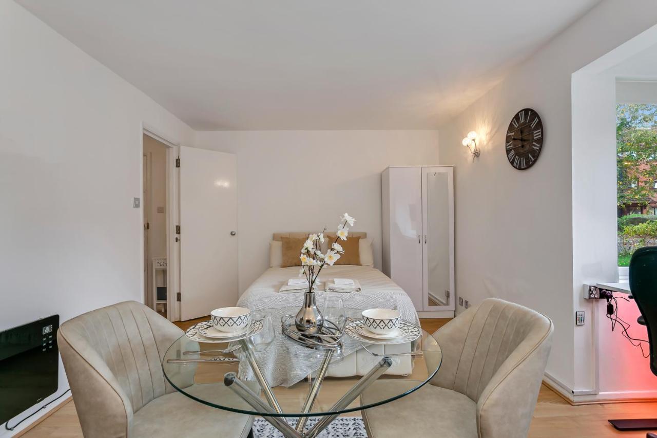 Aryas Apartments London 埃奇韦尔 外观 照片